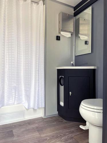 Miami Restroom/Shower Rentals in Miami FL 33186